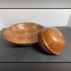 Vintage woven wood salad bowls with matching serving bowl~ great condition!